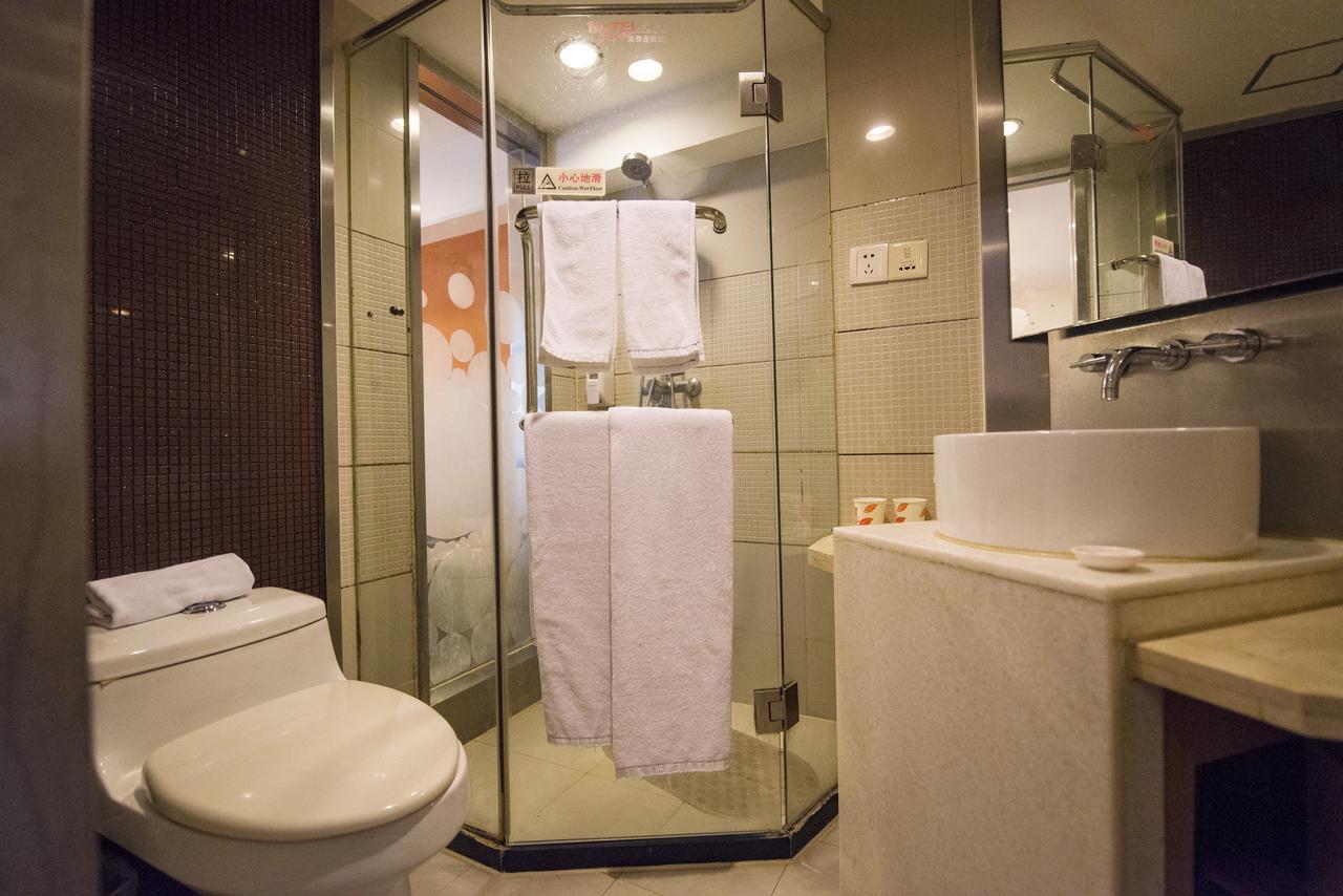 Motel Shanghai Sinan Road Екстериор снимка