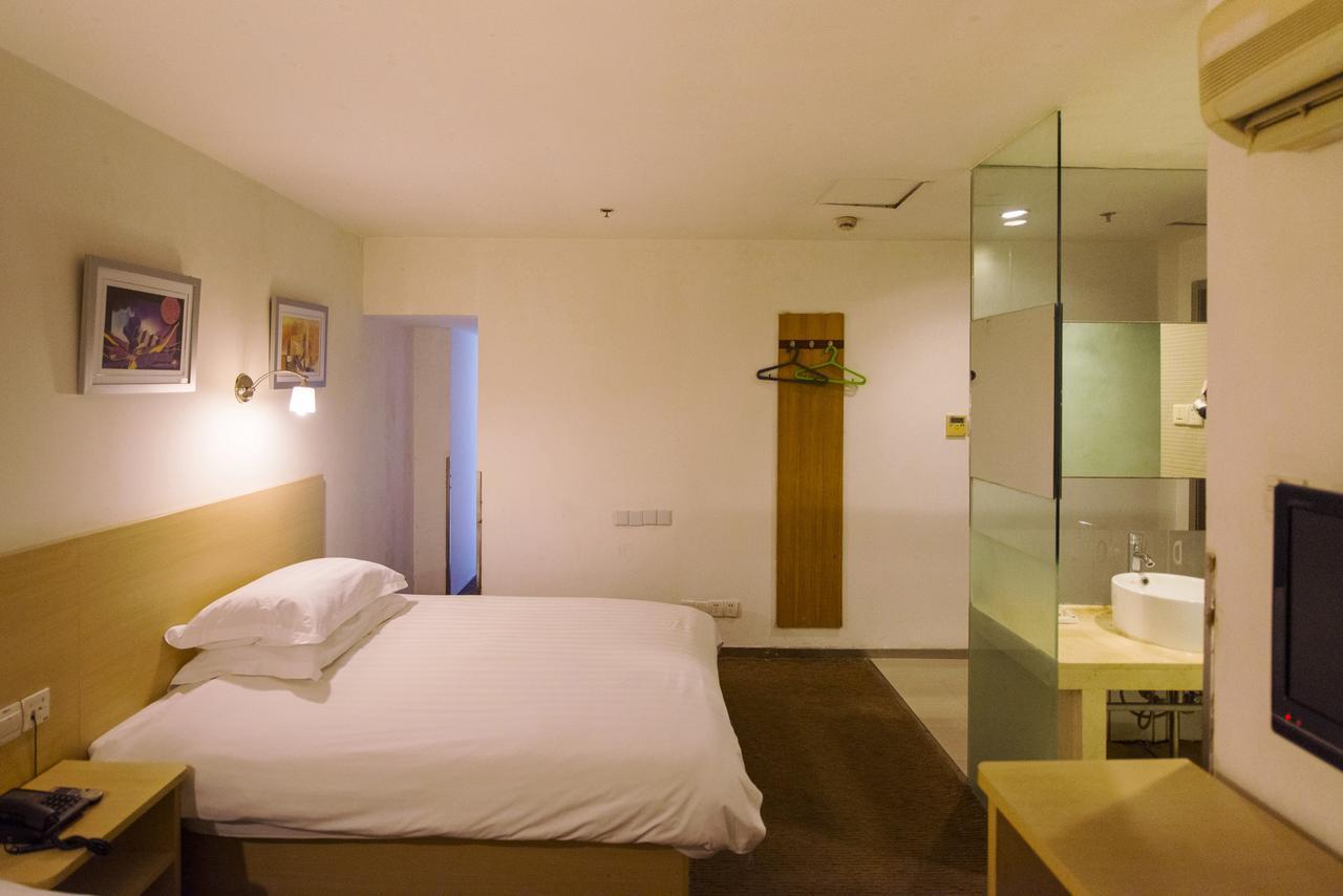 Motel Shanghai Sinan Road Екстериор снимка