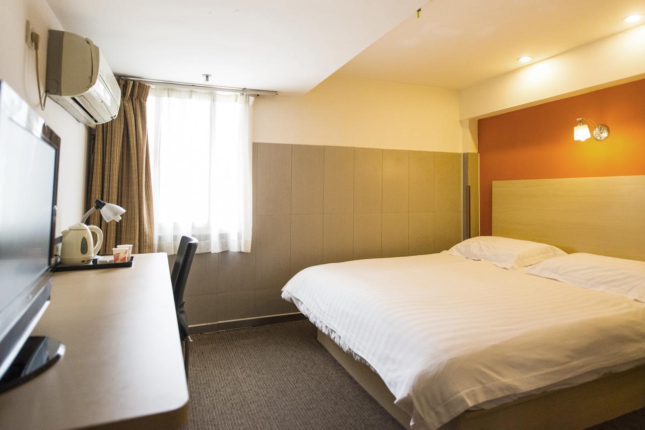 Motel Shanghai Sinan Road Екстериор снимка