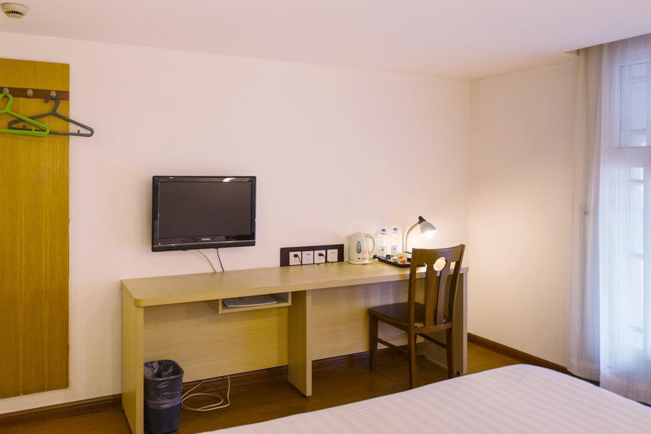 Motel Shanghai Sinan Road Екстериор снимка