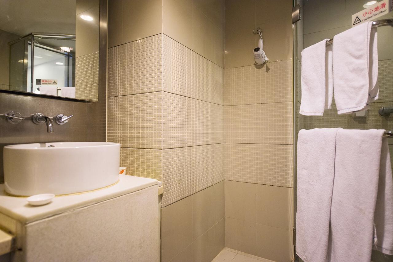 Motel Shanghai Sinan Road Екстериор снимка