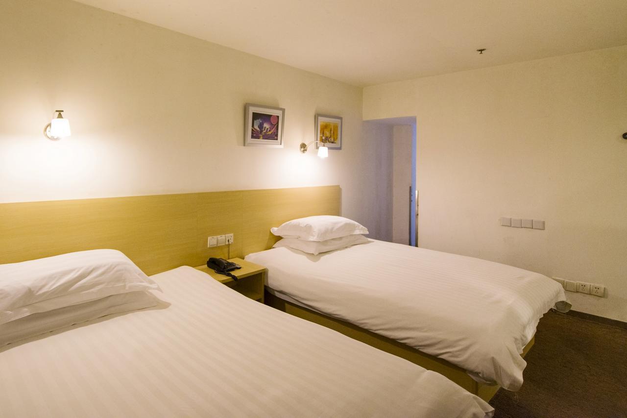 Motel Shanghai Sinan Road Екстериор снимка
